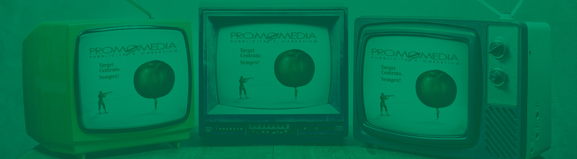 Il logo di Promomedia sugli schermi di  tre televisioni vintage.